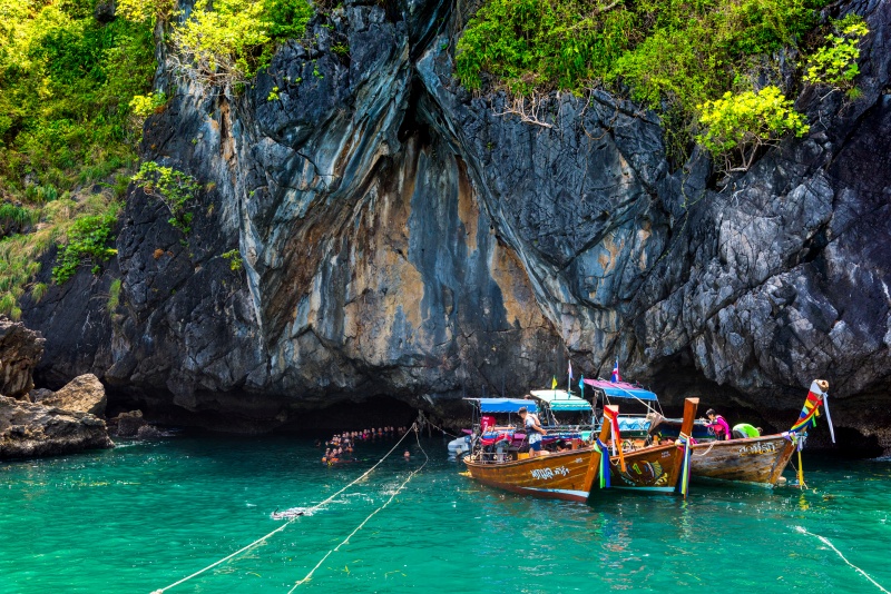 Ko Muk and Tham Morakot