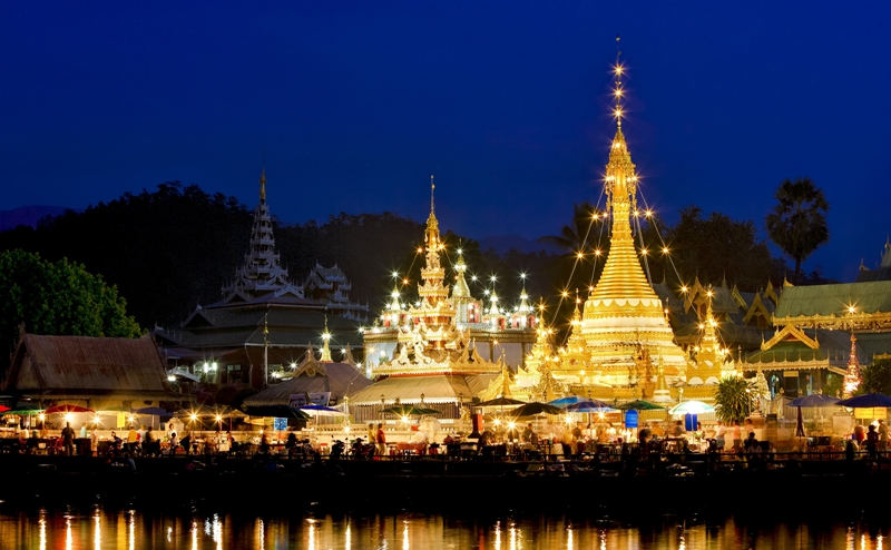 Wat Chong Kham and Wat Chong Klang