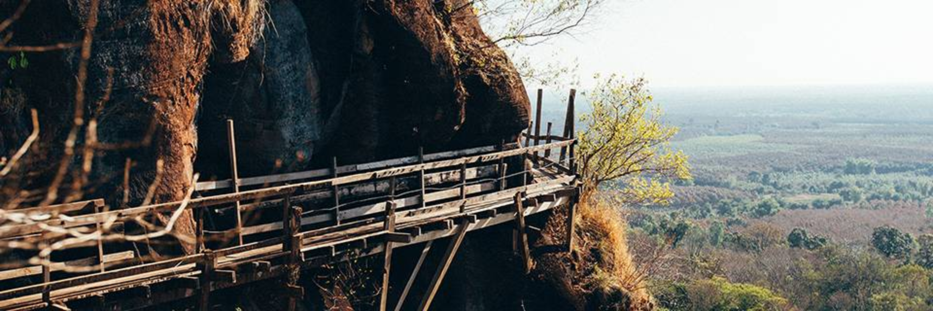 WAT PHA TAK SUA : AN AMAZING WALK WITH MEKONG VIEW