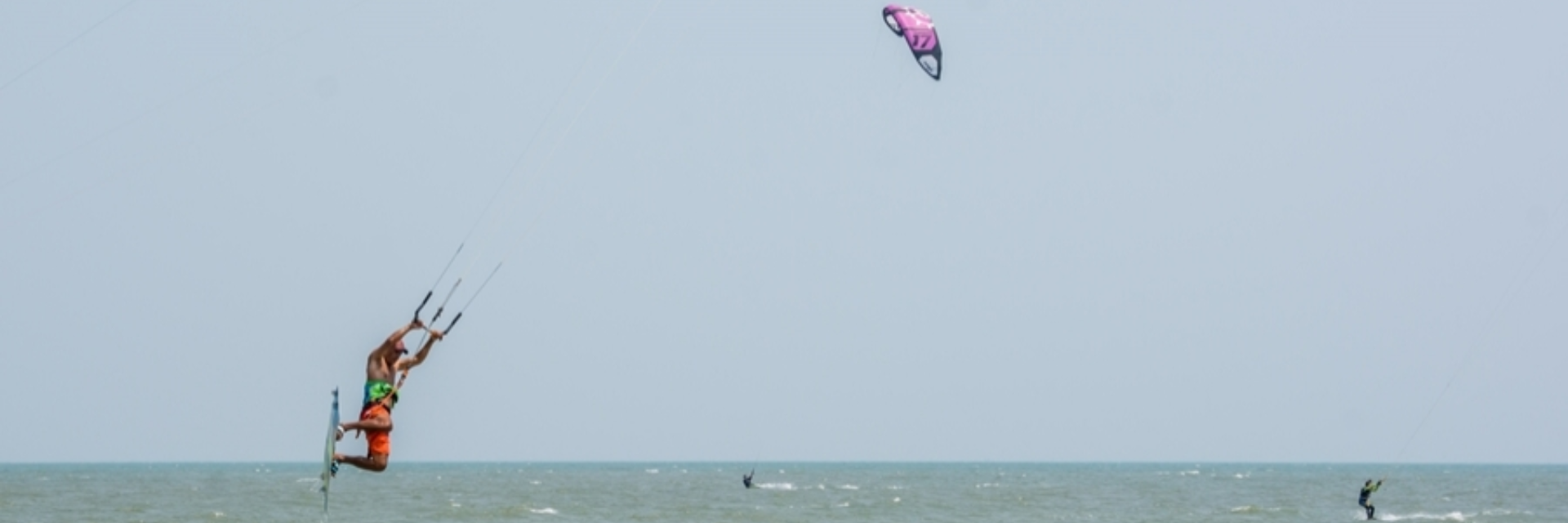 KITEBOARDING IN PRAN BURI: THE EXCITEMENT ON THE CALM SEA