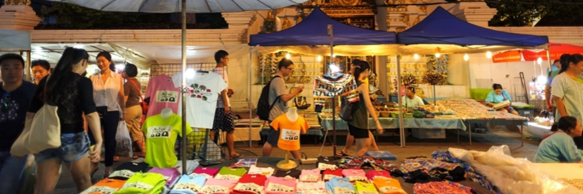 YUMMY DELICACIES AT CHIANG MAI NIGHT MARKET