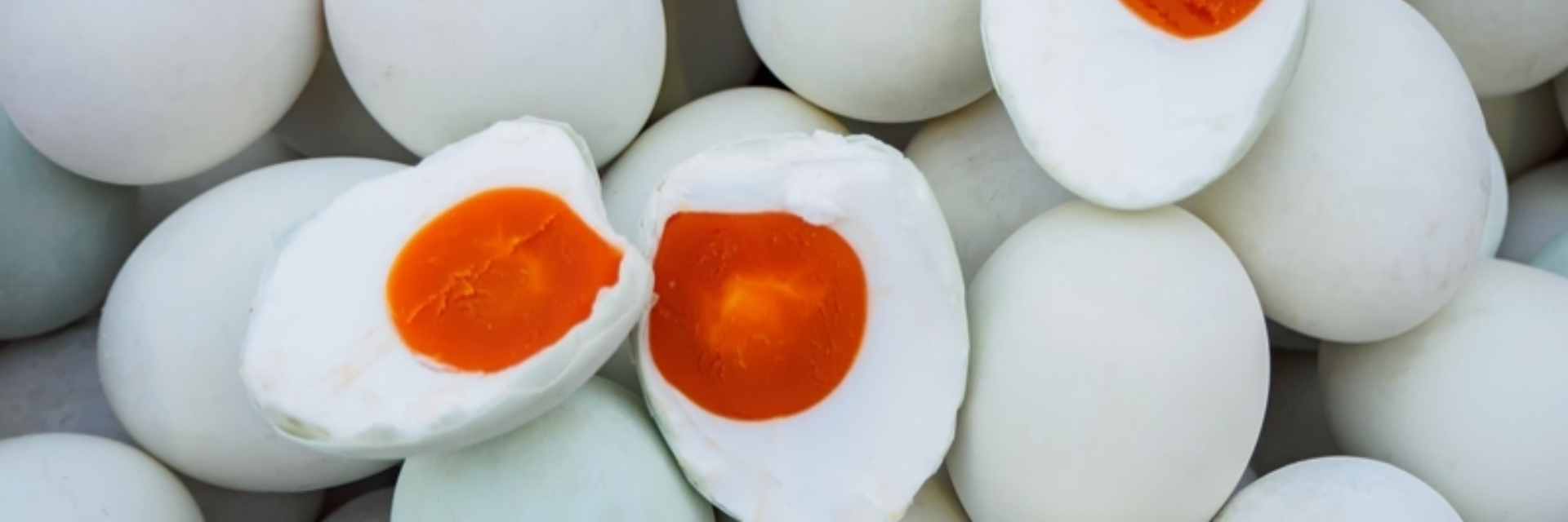 TAK’S EGG-CELLENT SOUVENIR
