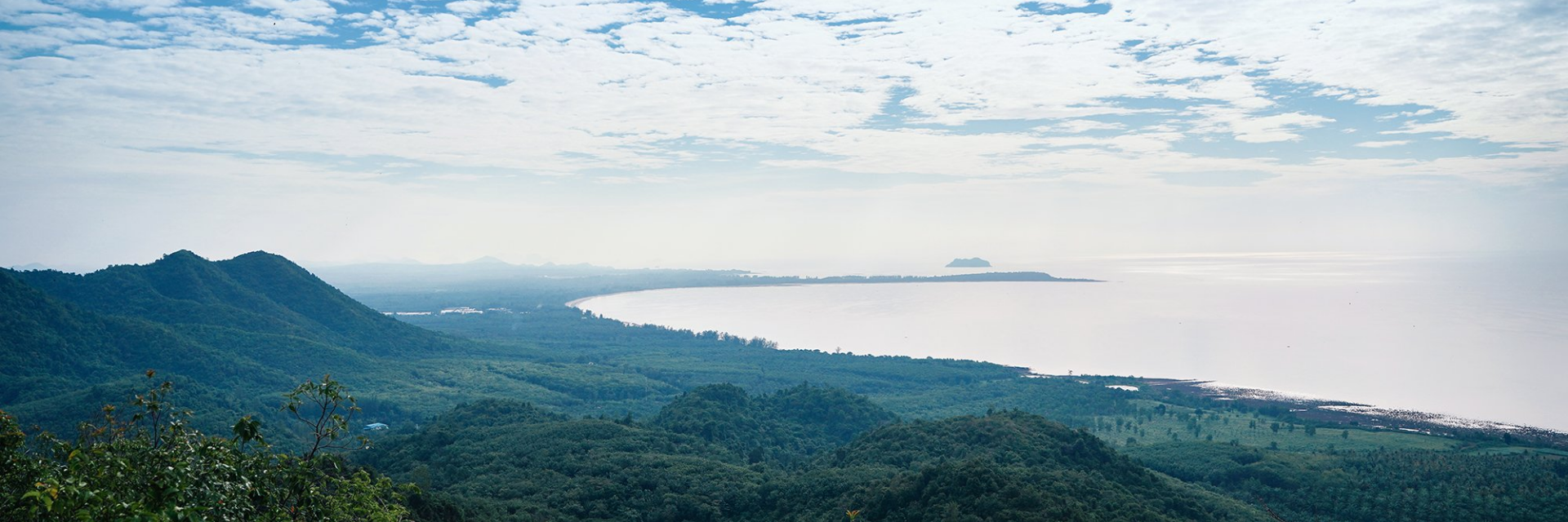 Experience the 4 aspects of Chumphon: View the sea of mist on top of the mountain, pay respect to the province’s spiritual anchor and be a part of a local fishing community