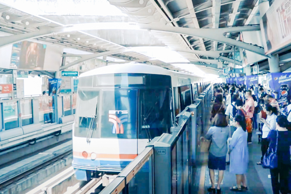 How to get to Bangkok city and the Bus Terminal from the Airport