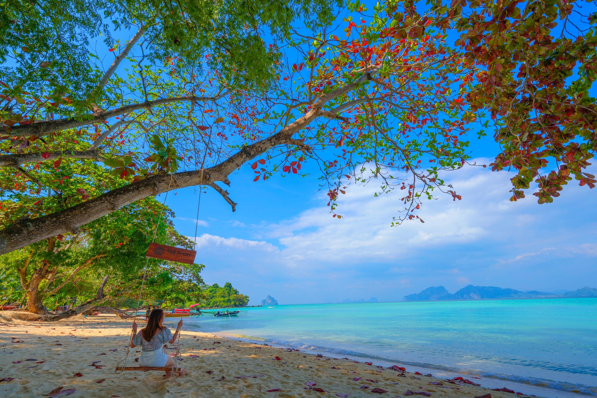Backpacking to Kradan Island